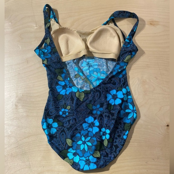 Catalina Floral Blue and Green Swimsuit 1X (16W) (NB) - Picture 6 of 7